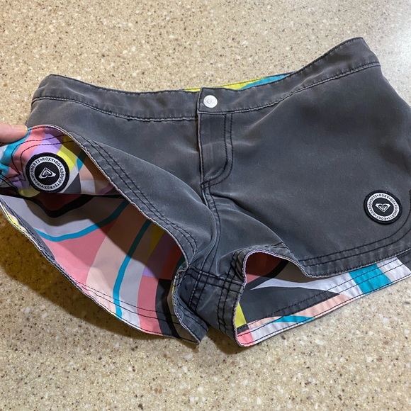 Roxy Reversible Shorts, Soft, Velcro closure, snap button, no flaws - Picture 1 of 5